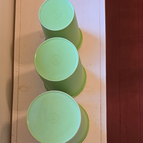 Tupperware Green Food Storage Containers Set - Picture 5 of 13